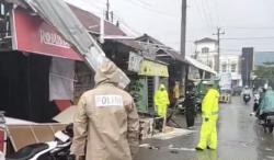 Jelang Buka Puasa, Puting Beliung Terjang Permukiman dan Lapak Pedagang
