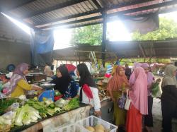 Geliat Ekonomi Ramadan, Omzet Pedagang di Pasar Caplek Dermayu Naik hingga 80 Persen