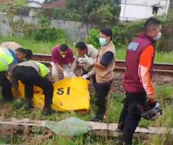 BREAKING NEWS Asyik Foto Selfie, 3 Pelajar di Batang Tewas Disambar KA Argo Merbabu