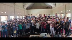 Beri Pelatihan Jurnalistik Siswa Seminari, Komang Purnama : Lewat Tulisan, Bisa Menilai Isi Otak