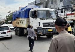 Cegah Kecelakaan, Truk Tambang Dihentikan Sementara