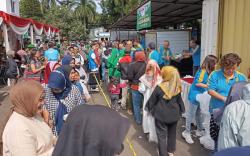 Warga Serbu Pasar Murah Ramadhan 2026 Kodim 0618 Kota Bandung-Masyarakat Tionghoa Peduli