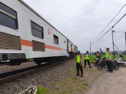 Polres Pemalang Imbau Warga Tak Ngabuburit di Rel Kereta Demi Keselamatan