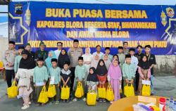 Bukber Polres Blora Bersama Insan Pers Disertai Santunan Anak Yatim