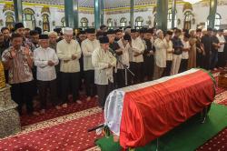 Potret Pemakaman Mantan Gubernur Sumsel Alex Noerdin