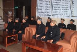 Pelaku Pencurian Koper Ditangkap, Warga Adat Suku Tengger Mendadak Datangi Polres Probolinggo