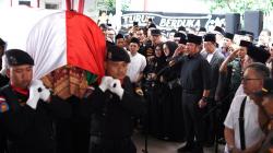 Selamat Jalan Bapak Pelopor Sekolah Gratis, Momen Haru Upacara Pelepasan Jenazah Alex Noerdin