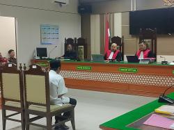 Dua Terdakwa Pembunuhan Satu Keluarga di Paoman Indramayu Jalani Sidang Perdana