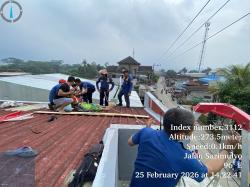 Tersengat Kabel Tegangan Tinggi, Pekerja Cat di Boja Dievakuasi Damkar Kendal dari Lantai II