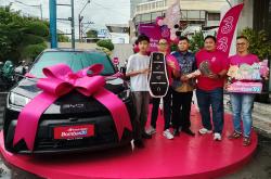 Berkah Ramadan, Karyawan Minimarket Bawa Pulang Mobil Listrik Berkat BombasTri