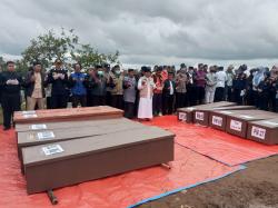 Tak Teridentifikasi, 10 Korban Bencana Longsor Pasirlangu Dikuburkan dalam Satu Liang Lahat