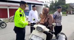 Bukan Razia, Polisi Parung Panjang Justru Bagi Gembok Gratis Cegah Curanmor