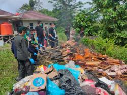 Cegah Penyakit Karantina, PLBN Entikong Musnahkan Ribuan Kg Media Pembawa HPHK