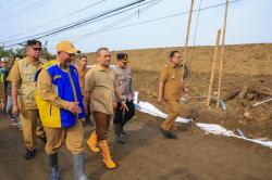 Gubernur Jateng Targetkan H-7 Lebaran, Jalan Semarang-Purwodadi di Tinanding Bisa Dilewati