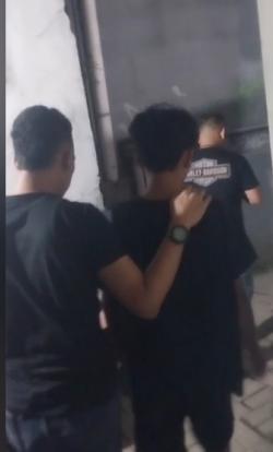 Kalah Tawuran Perang Sarung, Kakak Beradik di Purwakarta Keroyok Pemuda di Bengkel, Terancam 7 Tahun