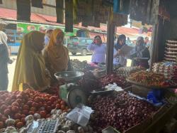 Pantau Harga Sembako Ramadan, Pemprov Sulbar Turun ke Pasar Mamuju