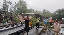 Hujan Deras dan Angin Kencang Terjang Sukodono Sragen, Enam Rumah Rusak dan Pohon Tumbang