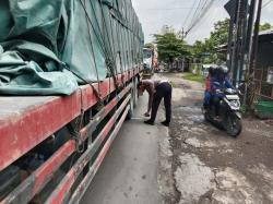 Kecelakaan Maut di Tambakrejo Jombang, Pengendara Motor Tewas Usai Tabrak Truk Tronton