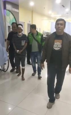 Diteriaki Anak Korban, Pelaku Curanmor di Ponokawan Krian Sidoarjo Dihajar Massa