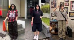 Outfit Skena Makin Populer, Gaya Berpakaian yang Jadi Identitas Anak Muda