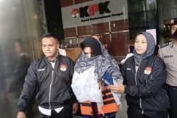 Bupati Pekalongan Fadia Arafiq Resmi Tersangka, Kenakan Rompi Oranye KPK