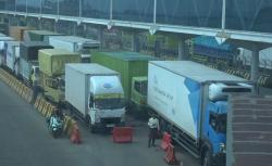 ASDP Buka Suara! Lonjakan Truk Jelang Mudik Bikin Pelabuhan Merak Macet