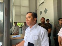 Bupati Aep Tegaskan Perusahaan di Karawang Wajib Bayar THR 100 Persen, Tidak Boleh Dicicil!