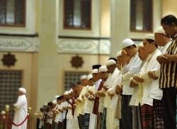 Memasuki Hari ke-15 Ramadan, Sejumlah Masjid NU di Surabaya Tambahkan Qunut pada Salat Witir