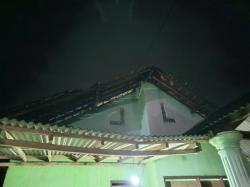 Hujan Deras dan Angin Kencang, Atap Rumah Beterbangan