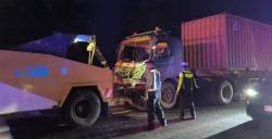 Tragedi Tol Cipularang, Tabrakan Beruntun 10 Kendaraan, 3 Penumpang Pikap Tewas Terjepit Truk