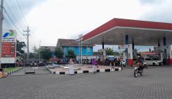 Antrean Panjang di SPBU Lumajang Usai Isu Kelangkaan BBM Imbas Perang Iran–AS–Israel