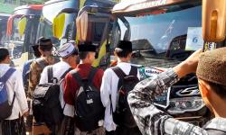 Ribuan Santri di Ponpes Darul Huda Ponorogo Dipulangkan, Menumpang Ratusan Bus