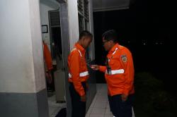 Cara Daop 4 Semarang Cegah Kecelakaan di Jam-jam Rawan, Sambangi Petugas Perlintasan Tengah Malam