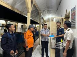 Ramadan di Balik Jeruji: Petugas Lapas Bojonegoro Antar Sahur ke Setiap Blok Hunian