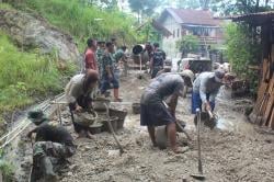 Jelang Penutupan TMMD, Satgas Kodim Kebumen Kebut Pengerjaan Rabat Beton