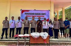 Polda Papua Barat Daya Musnahkan Barang Bukti Ganja, Kapolda : Perang Total Terhadap Narkoba