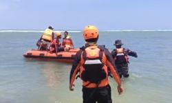 Nelayan Diduga Tenggelam Saat Jaring Udang, Tim SAR Sisir Perairan Wanasalam Lebak