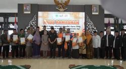 Ratusan Guru Honorer, Guru TPQ hingga Marbot Masjid di Lumajang Terima Kado Ramadan