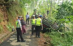 Pikap Angkut Puluhan Warga Karanggayam Terguling di Tanjakan Sempor, Tiga Orang Tewas