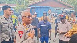 Misteri Kematian Abraham Delano Kambu: Keluarga Blokir Jalan, Wakapolda Papua Barat Daya Temui Massa