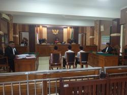 Warganya Jadi Terdakwa Tambang Emas, Kades Pancurendang Minta Hakim Bebaskan Tiga Buruh