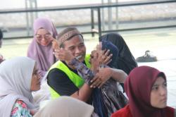 Tangis Haru dan Tawa Bahagia Warnai Buka Puasa Warga Binaan Bersama Keluarga di Lapas Pekanbaru