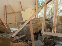 Geger! Tebing 10 Meter Ambrol di Sukahurip, Rumah Relokasi Eks PW Pangandaran Porak-poranda