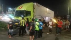 Truk Trailer Mogok di Atas Rel Lingkar Timur Buduran Sidoarjo, Arus Lalu Lintas Sempat Tersendat