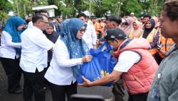 Jelang Idulfitri, 716 Tenaga Outsourcing Pemkab Gowa Terima Paket Lebaran