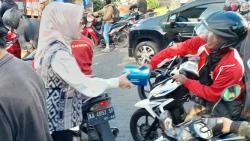 Bupati Sukoharjo dan Forkopimda Turun Langsung ke Jalan Bagikan 1.200 Takjil