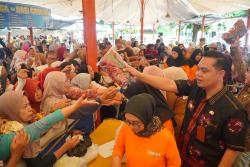 1.800 Paket Sembako Murah di Jepara Ludes Diserbu Warga, Kurang dari Satu Jam Usai Dibuka