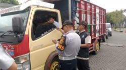 Dishub Jatim Gelar Operasi Keselamatan Jelang Lebaran, Puluhan Kendaraan Angkutan Ditindak