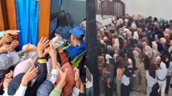 Serbuan Takjil Ramadan! Ribuan Warga Pangandaran Tumpah Ruah, Panitia Sampai Kaget