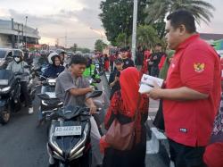 Ratusan Warga Padati Alun-Alun Sragen, 1.500 Takjil DEPWAN PDI Perjuangan Habis Sekejap